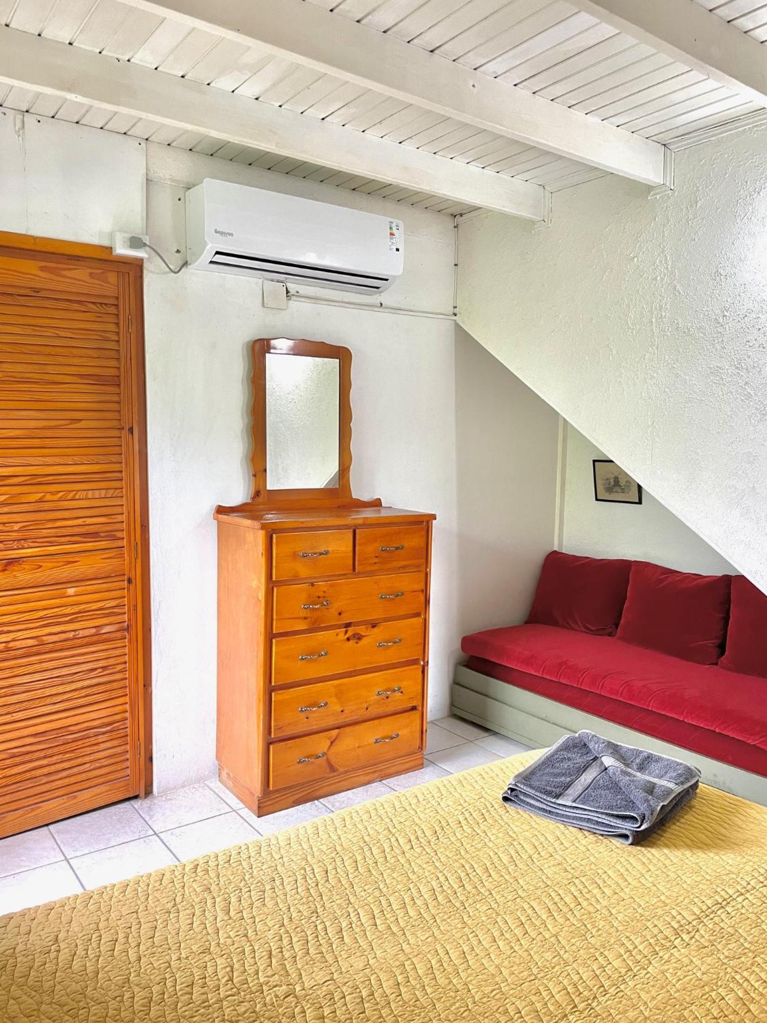 Bananaquit Tobago -Stay Near The Beach Crown Point Extérieur photo
