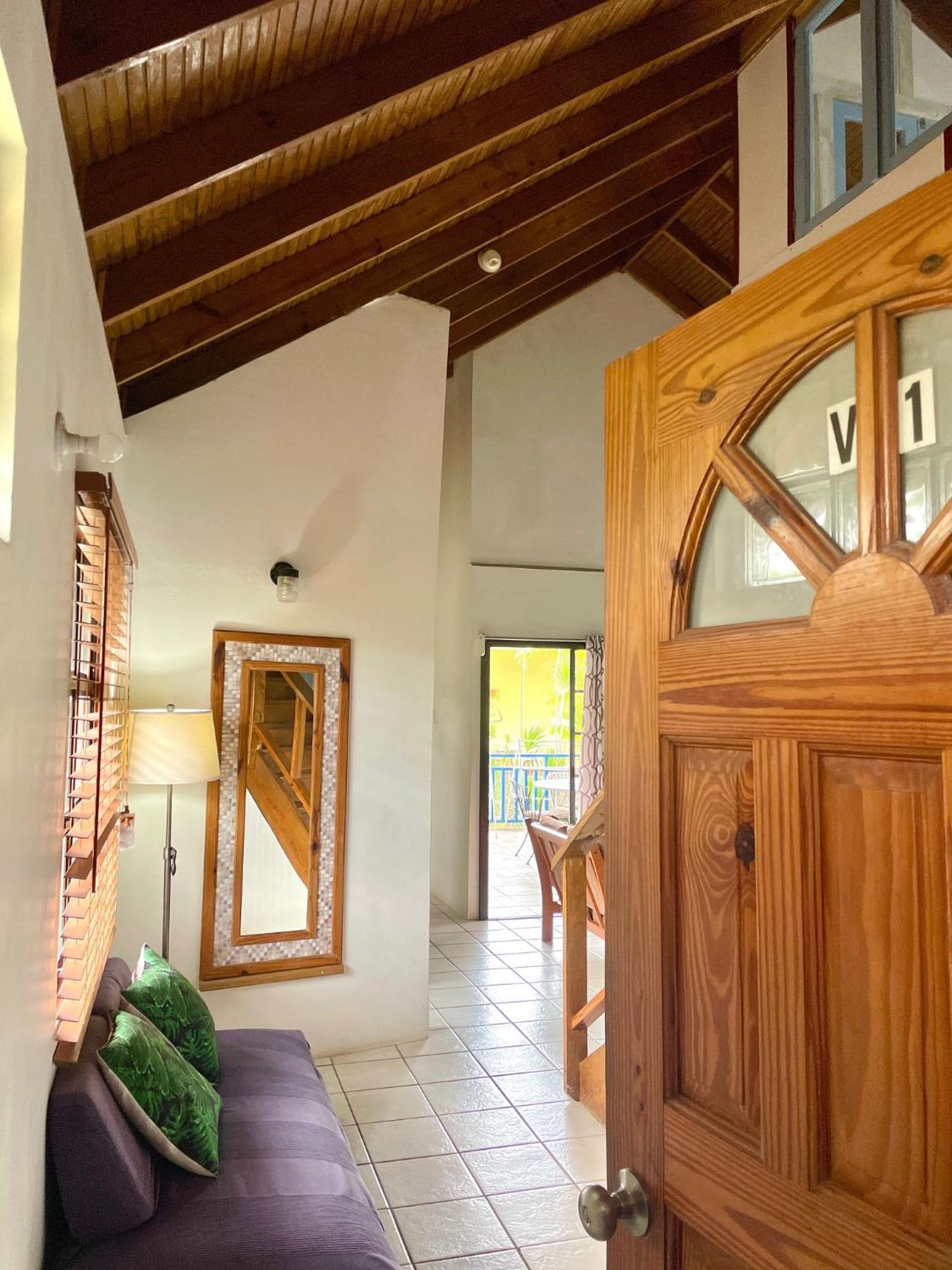 Bananaquit Tobago -Stay Near The Beach Crown Point Extérieur photo