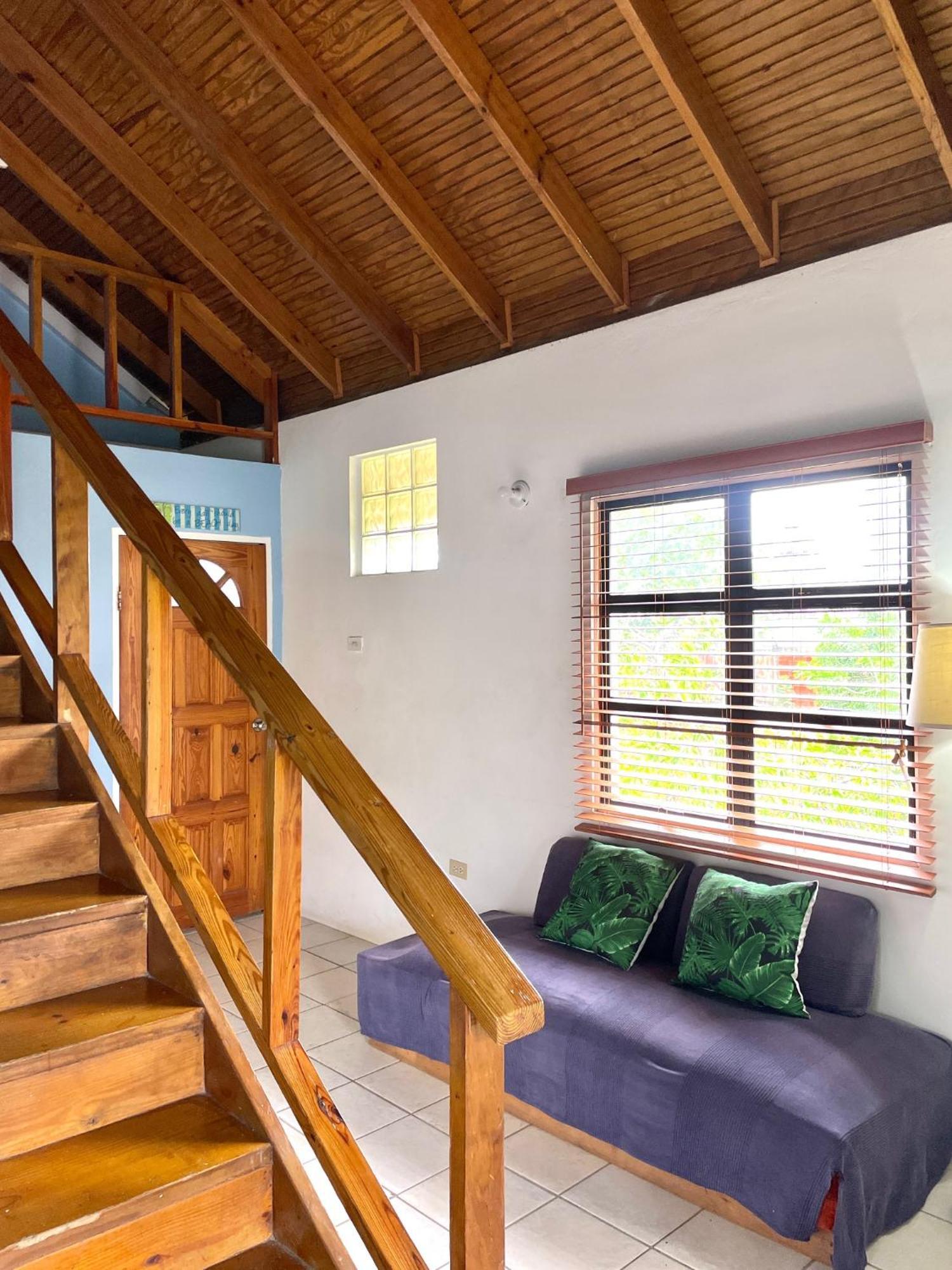 Bananaquit Tobago -Stay Near The Beach Crown Point Extérieur photo