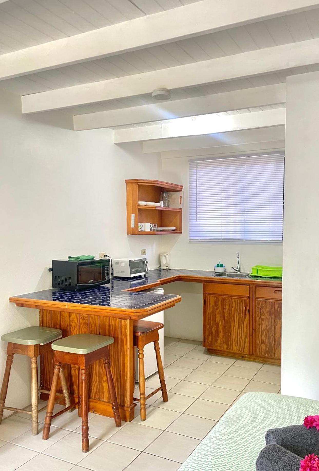 Bananaquit Tobago -Stay Near The Beach Crown Point Extérieur photo